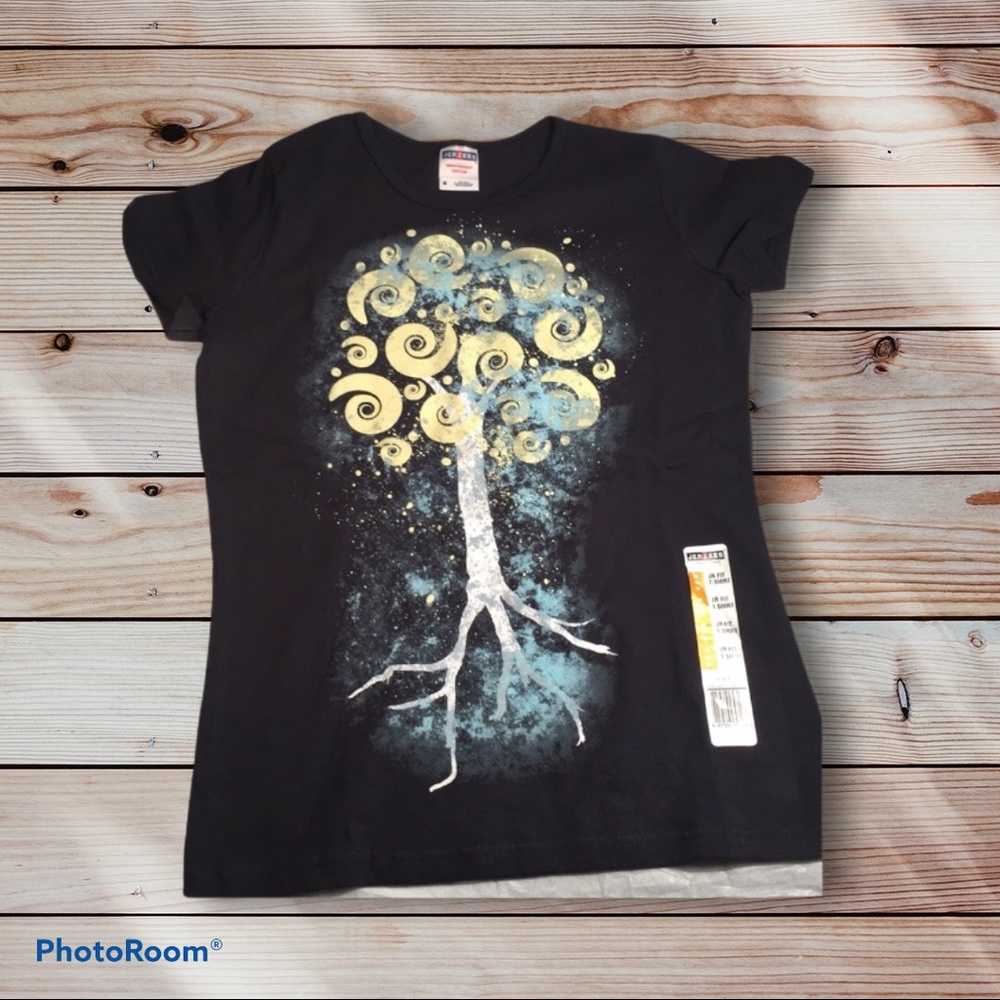 NWT tee tree of life mystic swirl Medium Jr fit
